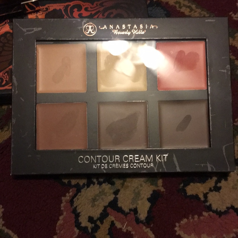 Authentic ABH contour cream kit in medium